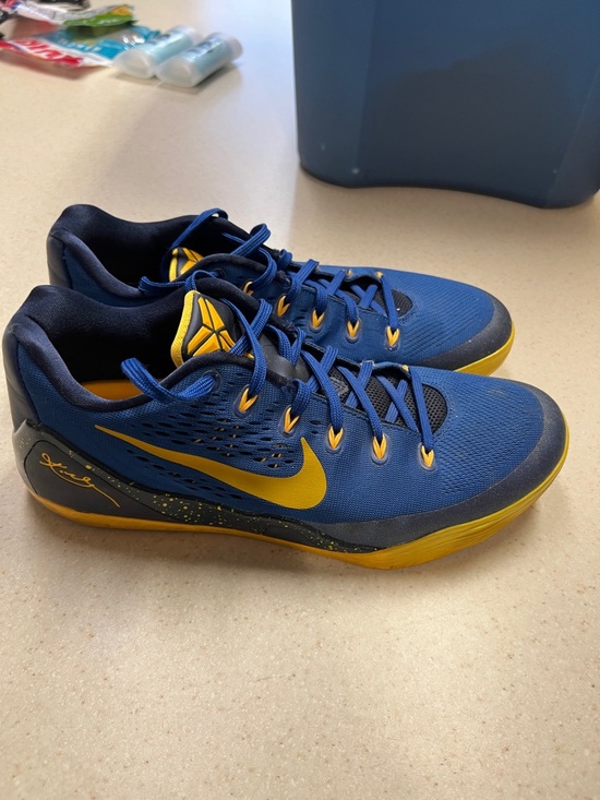 Nike Other - Kobe basketball shoes